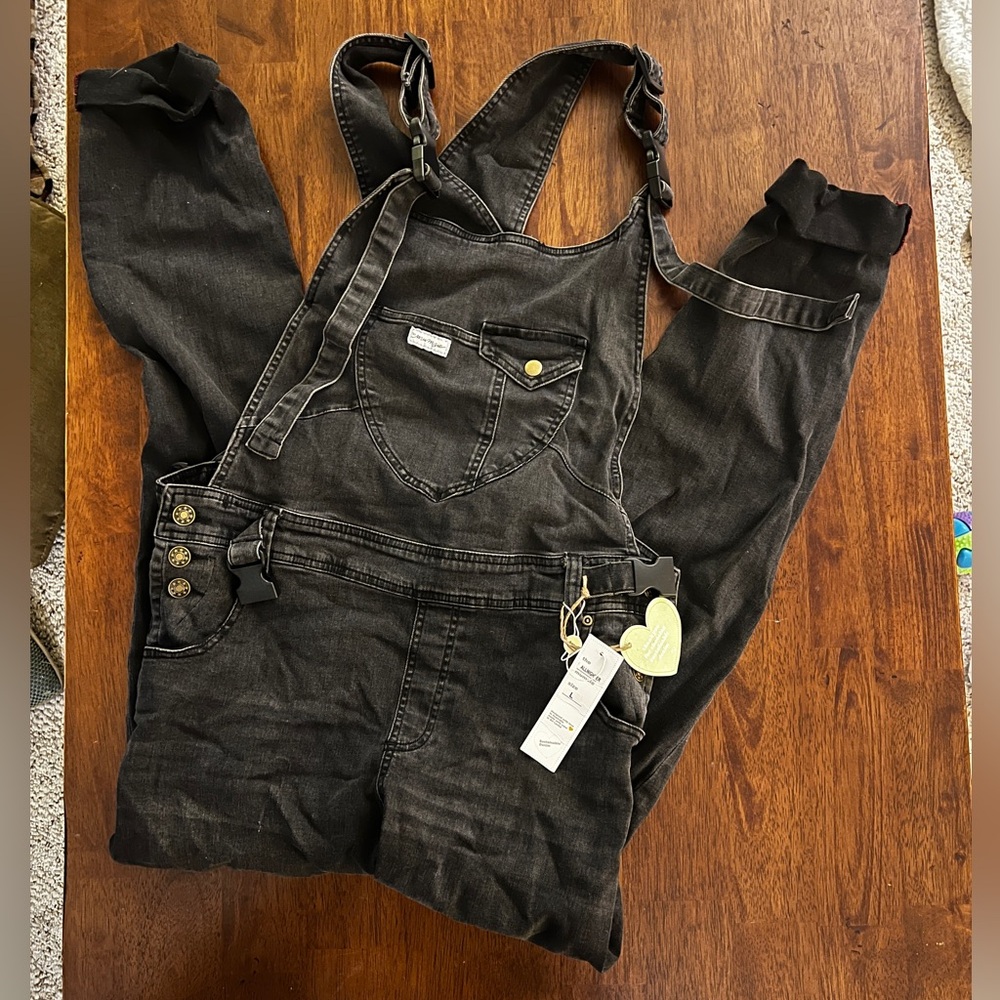 NWT THE MUMSIE baby wearing overalls